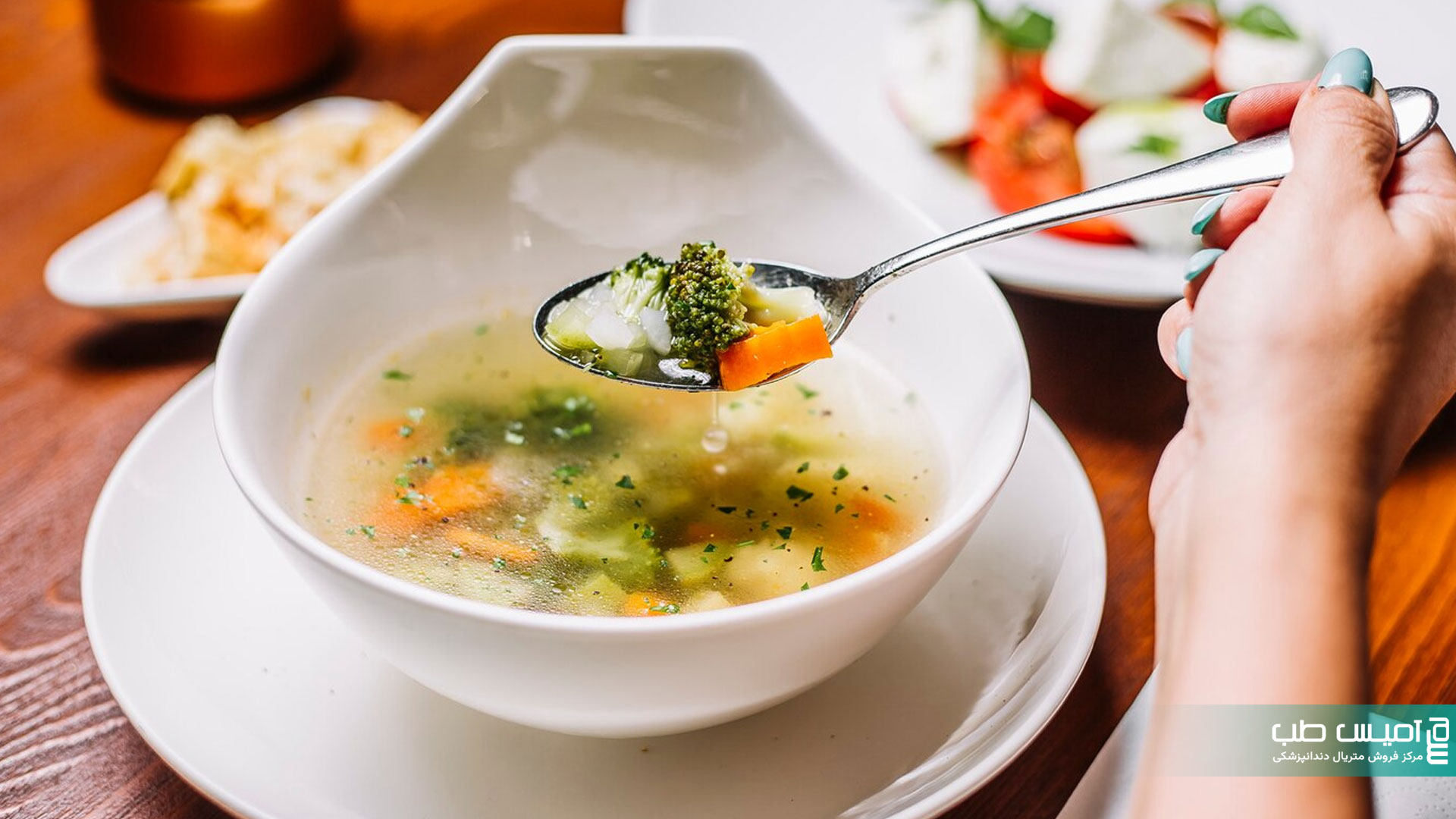 جدول کامل غذاهای مجاز و غیرمجاز بعد از تراش دندان: 18 مورد پیشنهادی برای رژیم غذایی ایمن